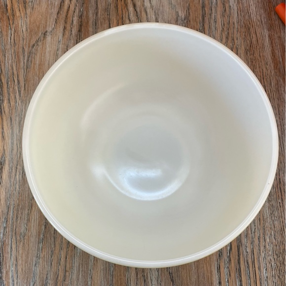 Vintage Pyrex Primary Yellow Mixing Bowl ❤️ - Picture 8 of 9